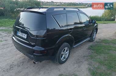 Внедорожник / Кроссовер Mitsubishi Outlander 2011 в 