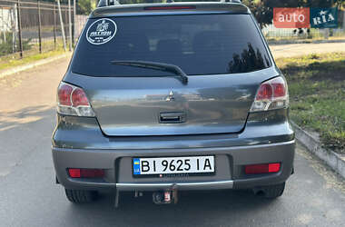 Внедорожник / Кроссовер Mitsubishi Outlander 2003 в 