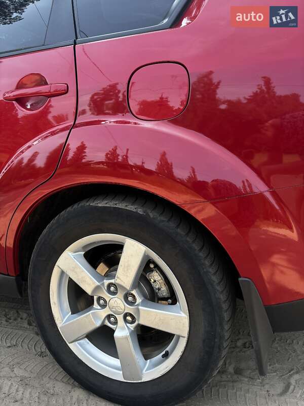 Внедорожник / Кроссовер Mitsubishi Outlander 2009 в Ахтырке