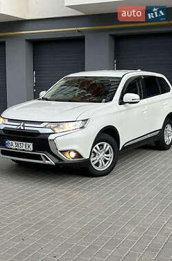 Внедорожник / Кроссовер Mitsubishi Outlander 2020 в Виннице