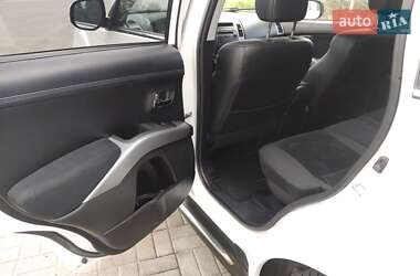 Внедорожник / Кроссовер Mitsubishi Outlander 2009 в 