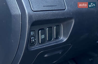 Внедорожник / Кроссовер Mitsubishi Outlander 2010 в 