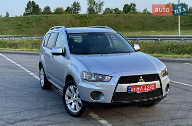 Внедорожник / Кроссовер Mitsubishi Outlander 2010 в 