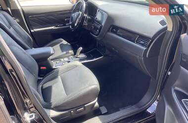 Внедорожник / Кроссовер Mitsubishi Outlander 2018 в 