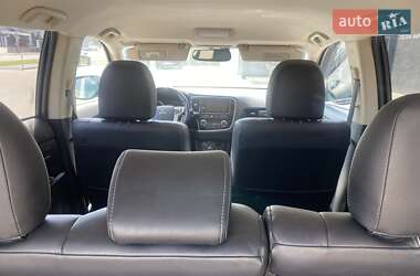 Внедорожник / Кроссовер Mitsubishi Outlander 2018 в 