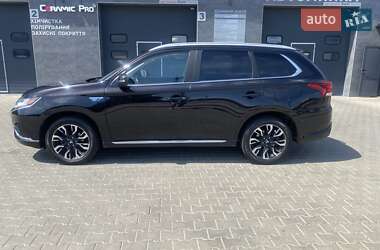Внедорожник / Кроссовер Mitsubishi Outlander 2018 в 