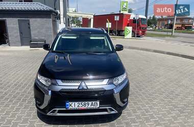Внедорожник / Кроссовер Mitsubishi Outlander 2018 в 