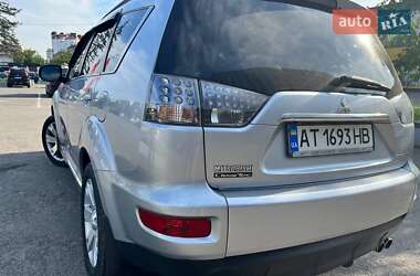 Внедорожник / Кроссовер Mitsubishi Outlander 2011 в 