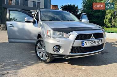 Внедорожник / Кроссовер Mitsubishi Outlander 2011 в 