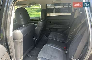 Внедорожник / Кроссовер Mitsubishi Outlander 2019 в 