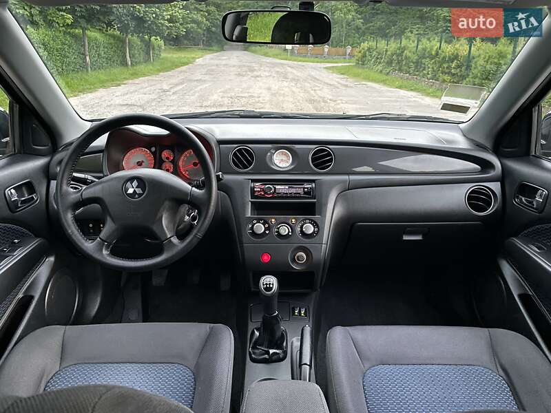 Позашляховик / Кросовер Mitsubishi Outlander 2009 в Вінниці