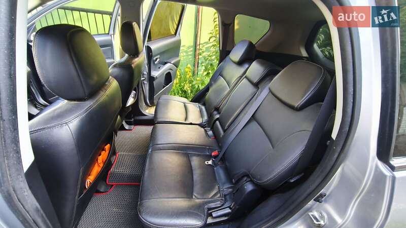 Позашляховик / Кросовер Mitsubishi Outlander 2009 в Броварах