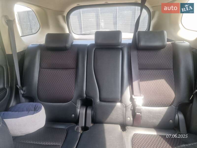 Позашляховик / Кросовер Mitsubishi Outlander 2014 в Львові