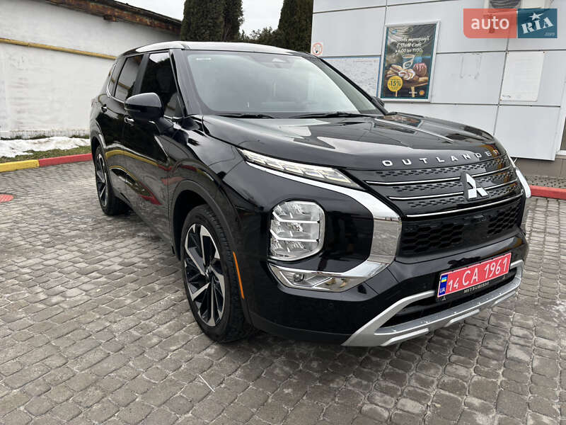Внедорожник / Кроссовер Mitsubishi Outlander 2022 в Львове