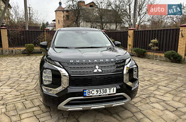 Позашляховик / Кросовер Mitsubishi Outlander 2022 в Львові