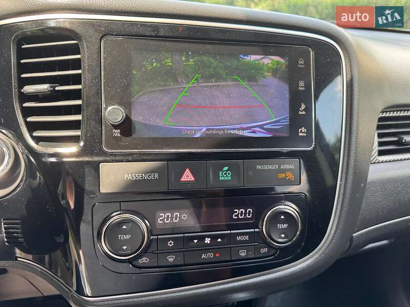 Внедорожник / Кроссовер Mitsubishi Outlander 2016 в Киеве