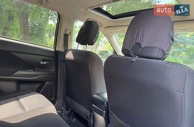 Внедорожник / Кроссовер Mitsubishi Outlander 2016 в 