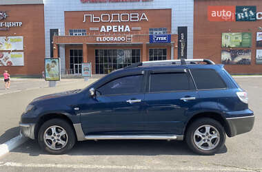 Позашляховик / Кросовер Mitsubishi Outlander 2004 в Києві