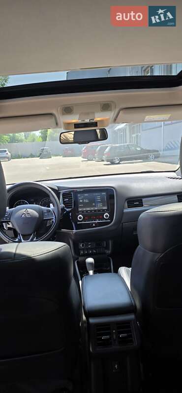Позашляховик / Кросовер Mitsubishi Outlander 2020 в Полтаві