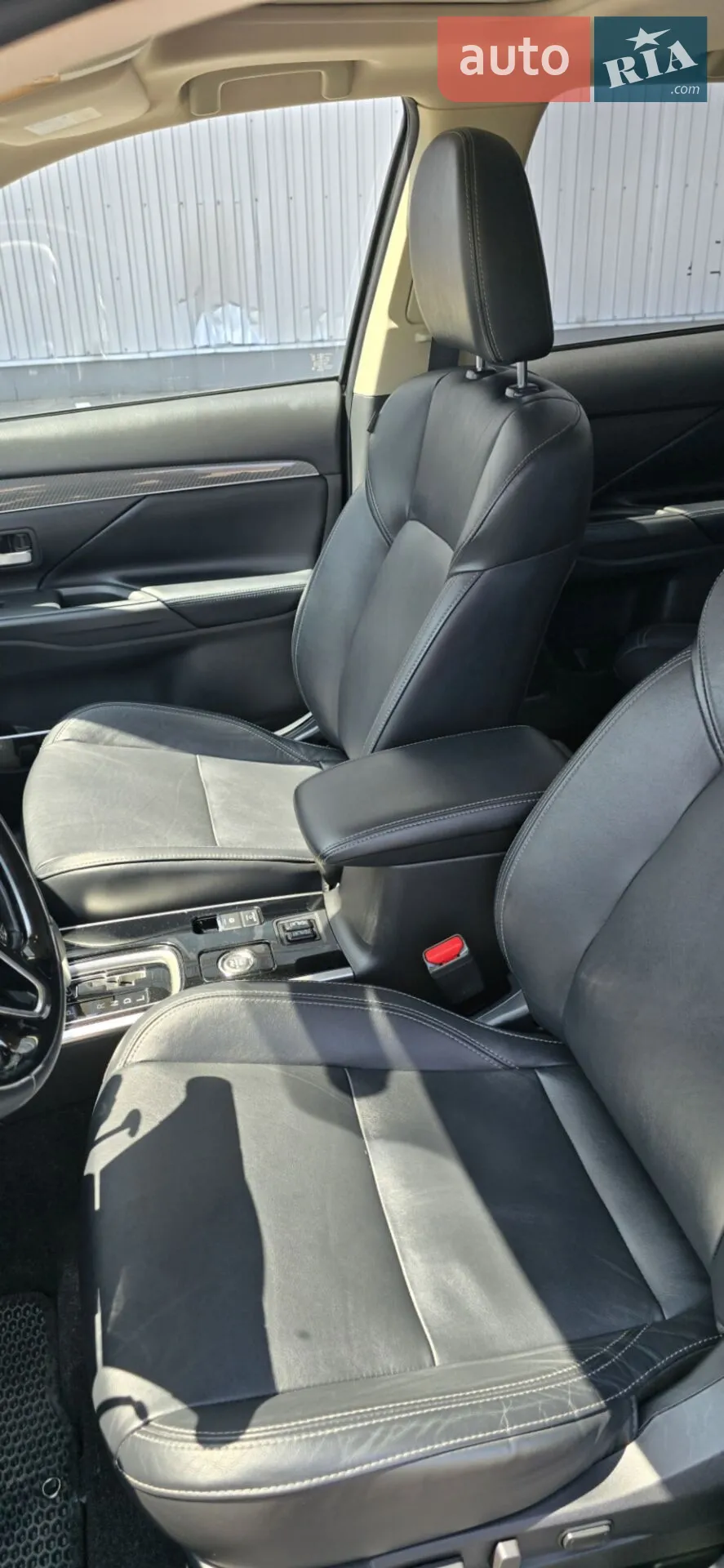 2020 Mitsubishi Outlander - мініатюра 19