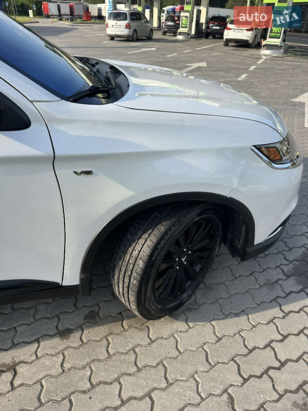 Внедорожник / Кроссовер Mitsubishi Outlander 2020 в Белой Церкви