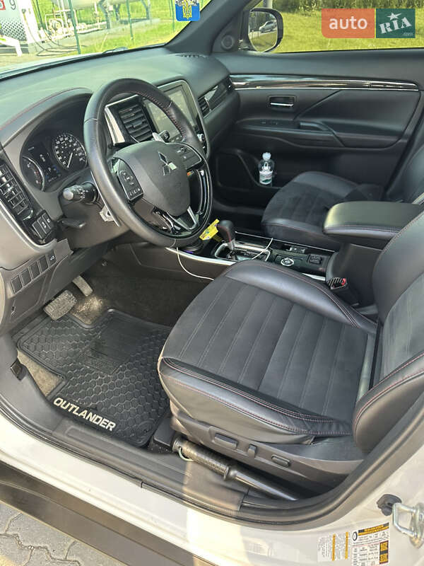 Внедорожник / Кроссовер Mitsubishi Outlander 2020 в Белой Церкви