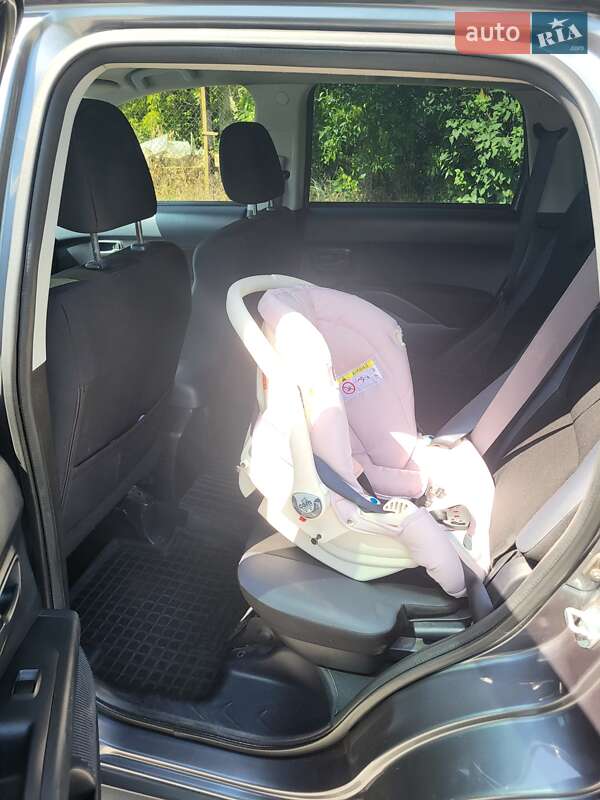 Позашляховик / Кросовер Mitsubishi Outlander 2011 в Дніпрі