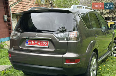 Внедорожник / Кроссовер Mitsubishi Outlander 2011 в 
