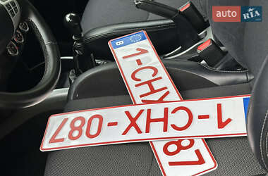 Внедорожник / Кроссовер Mitsubishi Outlander 2011 в 