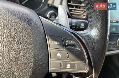 Внедорожник / Кроссовер Mitsubishi Outlander 2016 в 