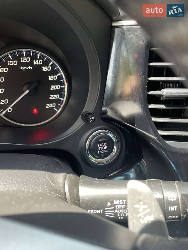 Внедорожник / Кроссовер Mitsubishi Outlander 2013 в Харькове