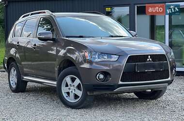 Внедорожник / Кроссовер Mitsubishi Outlander 2011 в 