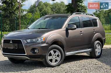 Внедорожник / Кроссовер Mitsubishi Outlander 2011 в Стрые