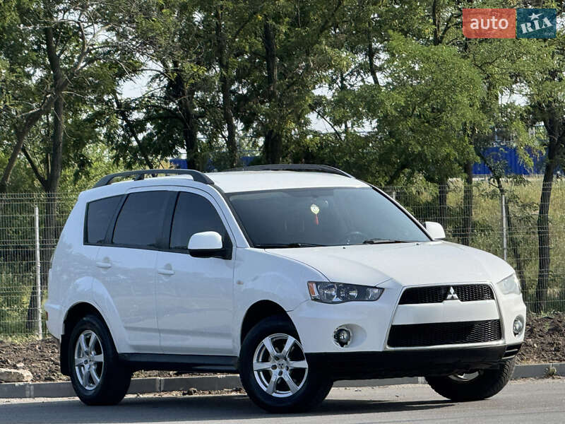 Mitsubishi Outlander 2012