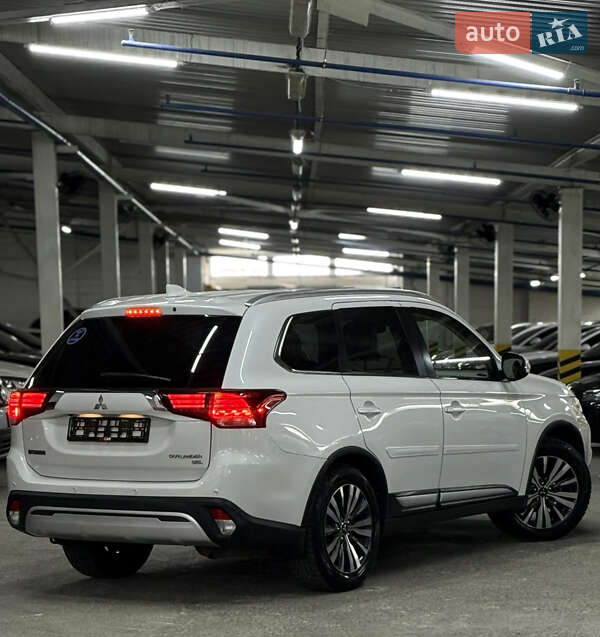 Внедорожник / Кроссовер Mitsubishi Outlander 2019 в Одессе