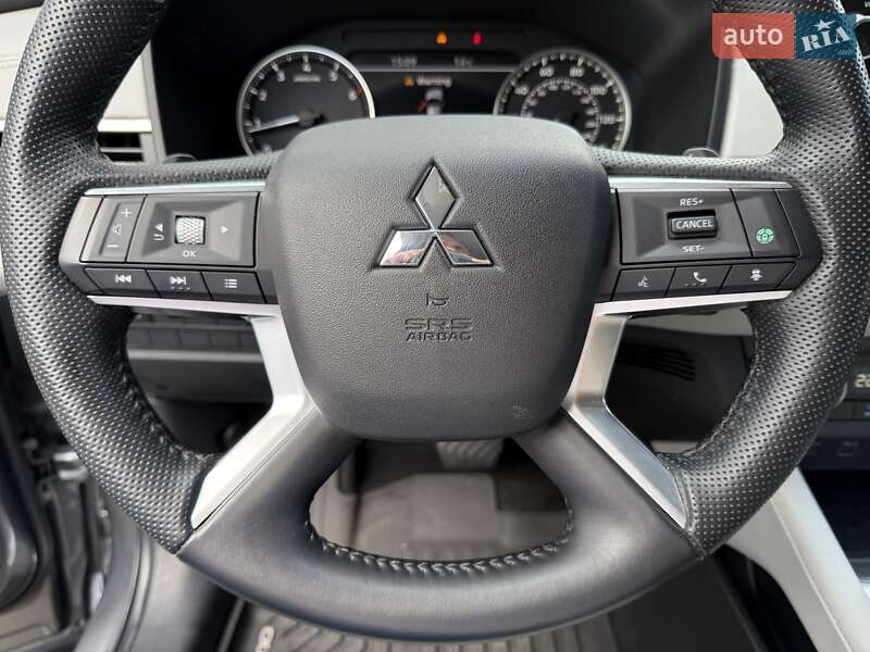 Внедорожник / Кроссовер Mitsubishi Outlander 2022 в Киеве