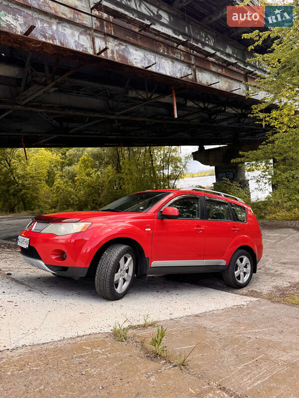 Позашляховик / Кросовер Mitsubishi Outlander 2007 в Києві