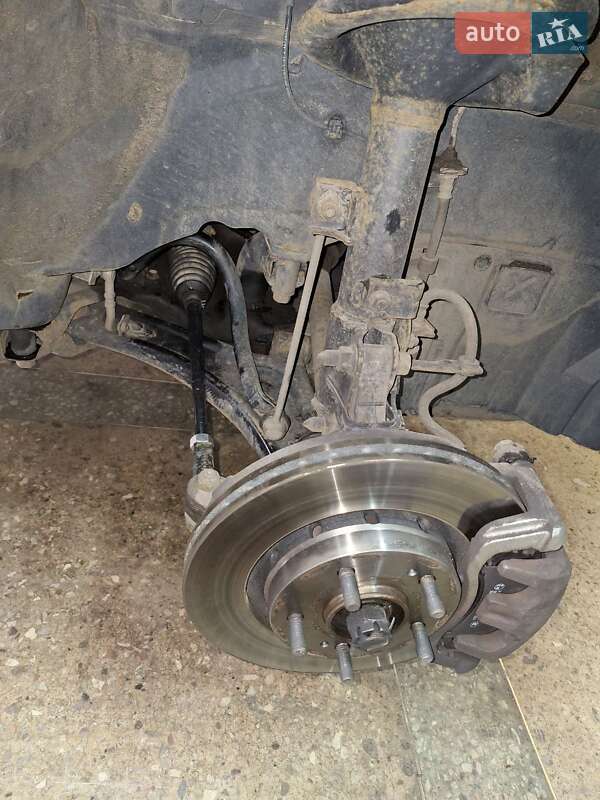 Позашляховик / Кросовер Mitsubishi Outlander 2007 в Києві