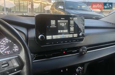 Внедорожник / Кроссовер Mitsubishi Outlander 2022 в Ужгороде