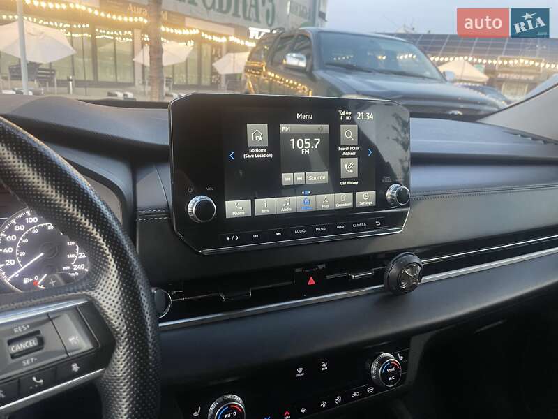 Внедорожник / Кроссовер Mitsubishi Outlander 2022 в Ужгороде