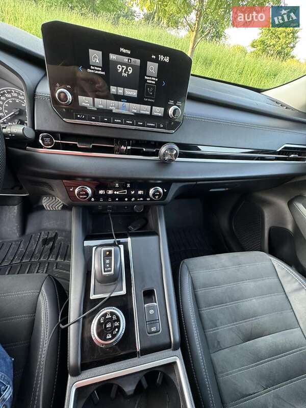 Внедорожник / Кроссовер Mitsubishi Outlander 2022 в Ужгороде