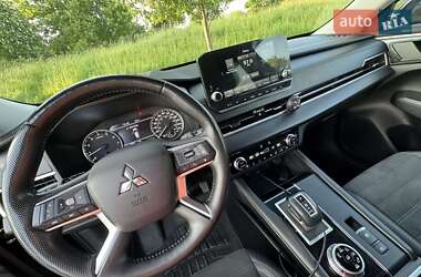 Внедорожник / Кроссовер Mitsubishi Outlander 2022 в Ужгороде