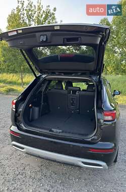 Внедорожник / Кроссовер Mitsubishi Outlander 2022 в Ужгороде