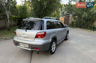 Внедорожник / Кроссовер Mitsubishi Outlander 2006 в 