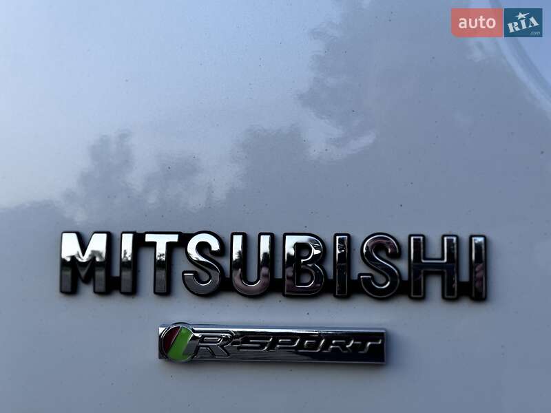 Внедорожник / Кроссовер Mitsubishi Outlander 2015 в Дрогобыче