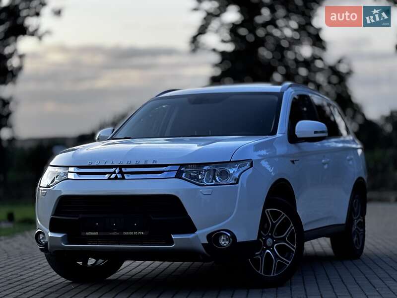 Внедорожник / Кроссовер Mitsubishi Outlander 2015 в Дрогобыче