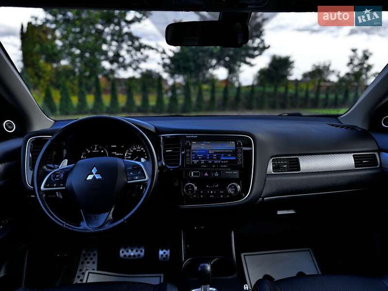 Внедорожник / Кроссовер Mitsubishi Outlander 2015 в Дрогобыче