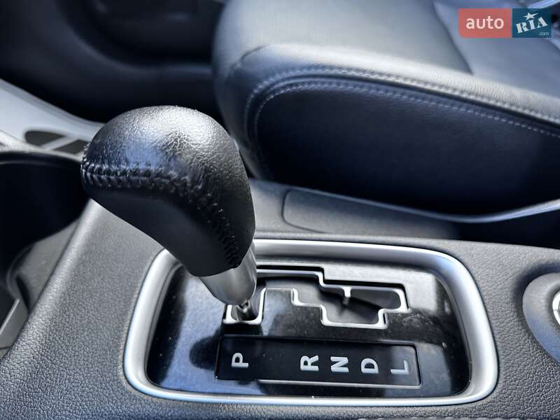 Внедорожник / Кроссовер Mitsubishi Outlander 2015 в Дрогобыче