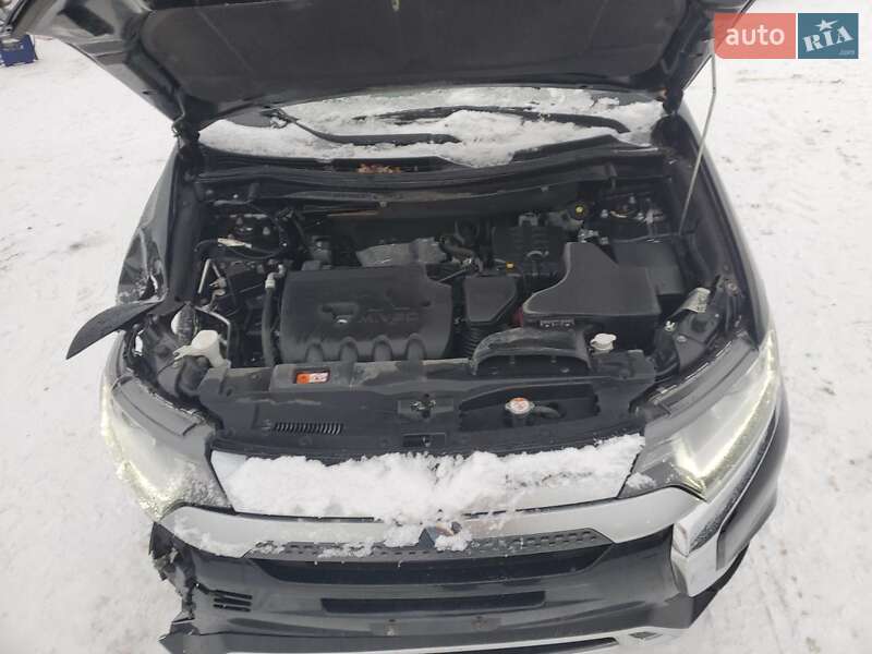 Позашляховик / Кросовер Mitsubishi Outlander 2020 в Львові