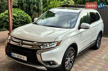 Позашляховик / Кросовер Mitsubishi Outlander 2016 в Запоріжжі
